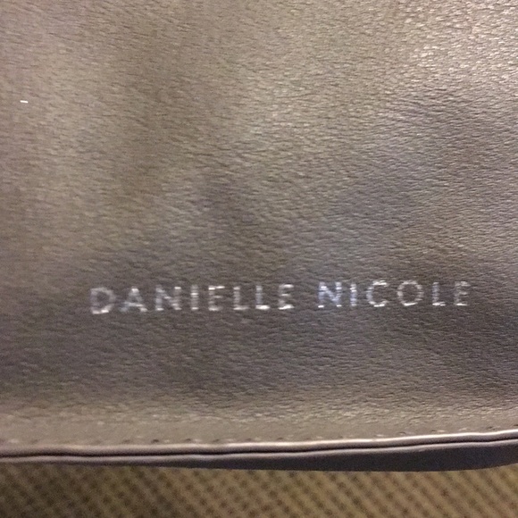 Danielle Nicole Cross Body Bag - Picture 7 of 8